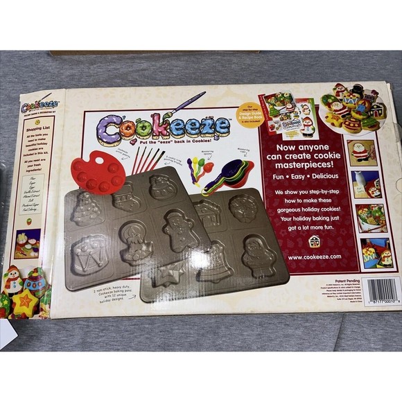 Cookeeze Holiday Baking And Decorating Kit Complete With Guide Recipe Book New - Picture 2 of 12